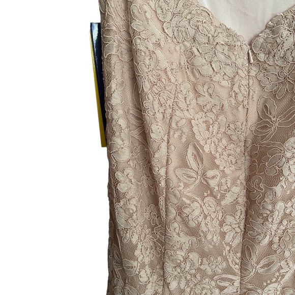 ROYAL QUEEN Lace Formal Gown - Picture 3 of 11